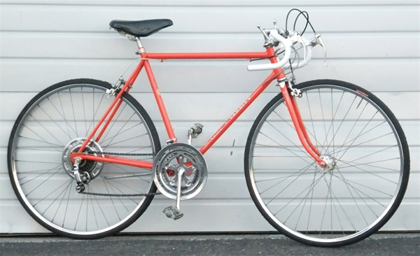 56cm Vintage Schwinn Varsity 10 Speed Road Commuter Bike 5'8"-5'11"