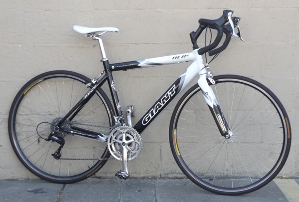 Medium GIANT OCR 1 Aluminum Carbon 105 Road Bike ~5'5"-5'8"
