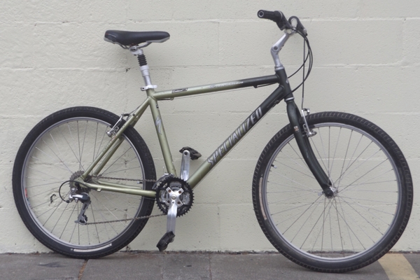 19" SPECIALIZED Expedition Aluminum Comfort Commuter Bike ~5'8"-5'11"