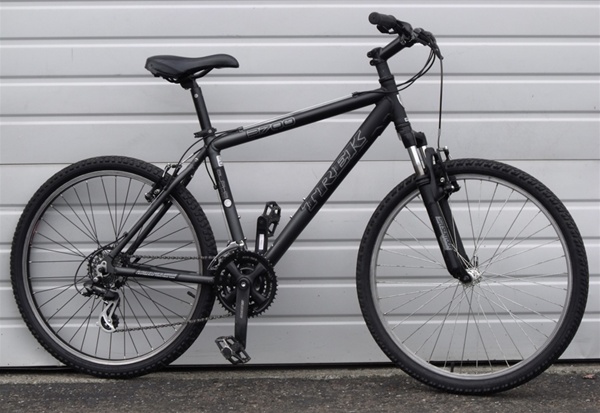 18" TREK 3700 Aluminum 21 Speed Suspension Mountain Bike 5'8"-5'11"