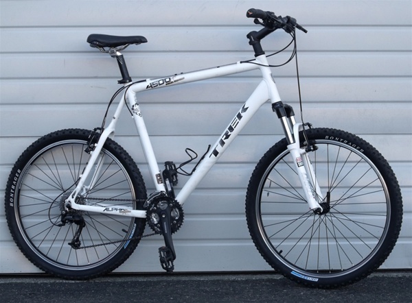 24" TREK 4500 Aluminum Rock Shox 24 Speed Hardtail Moutain Bike 6'3"-6'7"