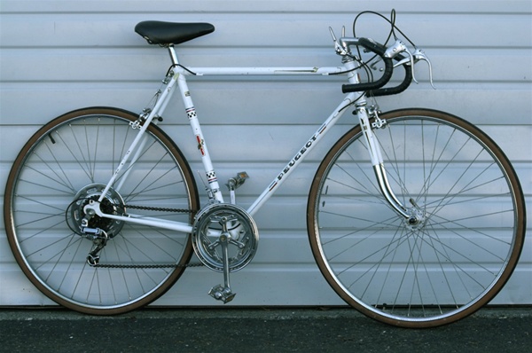 56cm Vintage Peugeot Lugged Steel 10 Speed Road Bike 5'8"-5'11"