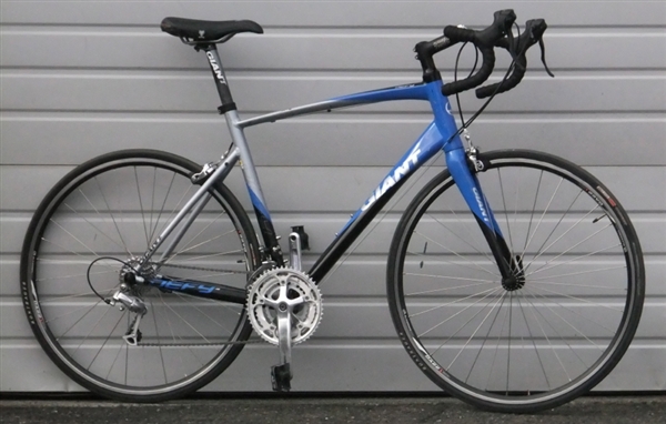 58cm Large Giant Defy Aluminum Carbon Triple Road Bike 6'0"-6'3"