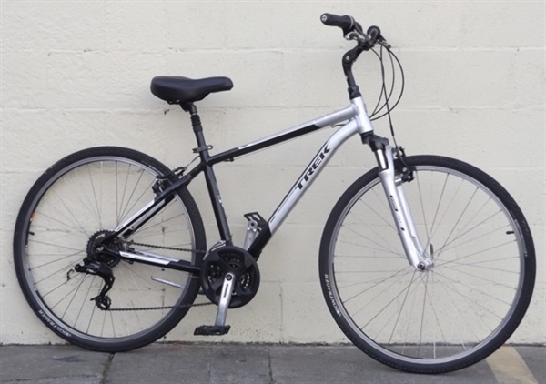 17.5" TREK Verve 2 Aluminum Suspension Utility Bike ~5'5"-5'8"
