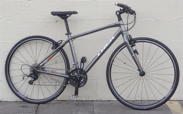 17.5" TREK FX 7.5 Aluminum Carbon Hybrid Utility Bike ~5'5"-5'8"