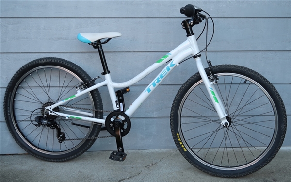 24" Wheel TREK Precaliber 7 Speed Kids Bike ~4'9"-5'0"