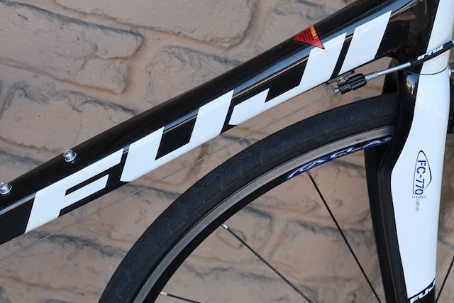 53cm M/L FUJI SL 2.9 Carbon Shimano 105 Road Bike ~5'7 53cm M/L FUJI SL 2.9 Carbon Shimano 105 Road Bike ~5'7
