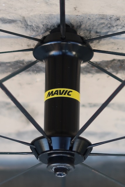 700c Mavic Cosmic pro carbon /aluminum aero road front wheel