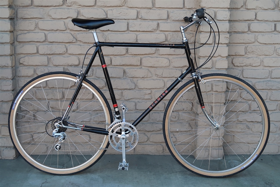 Schwinn voyageur hot sale bike