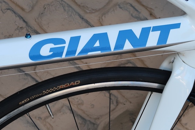 Giant defy deals 4 road bike