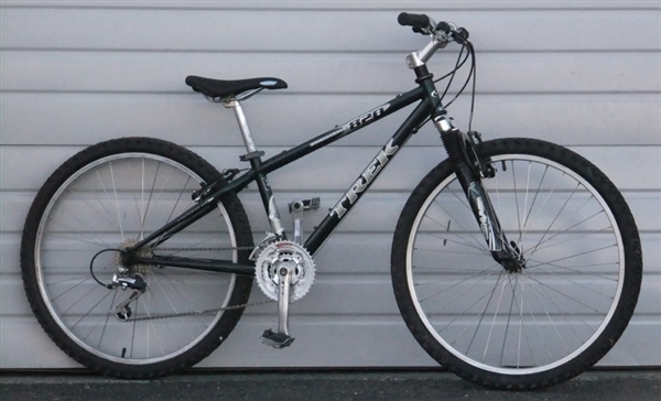 13" TREK 820 Front Suspension 21 Speed Mountain Bike 5'0"-5'4"