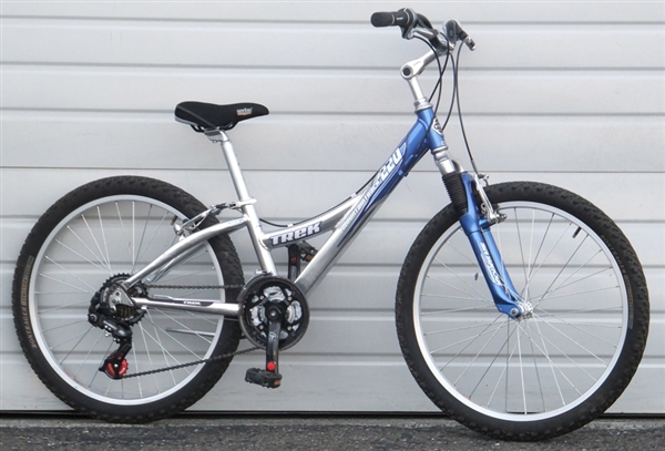 24" TREK MT 220 Kids 21 Speed Mountain Bike ~ages 7-10