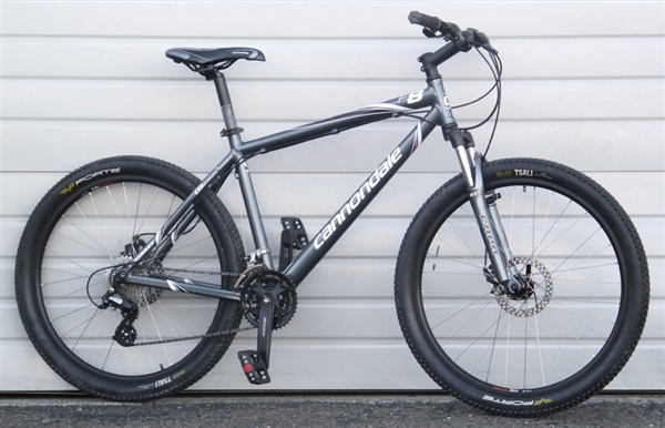 19" Large CANNONDALE F8 Aluminum Utility Bike 24 Speed ~5'8"-5'11"