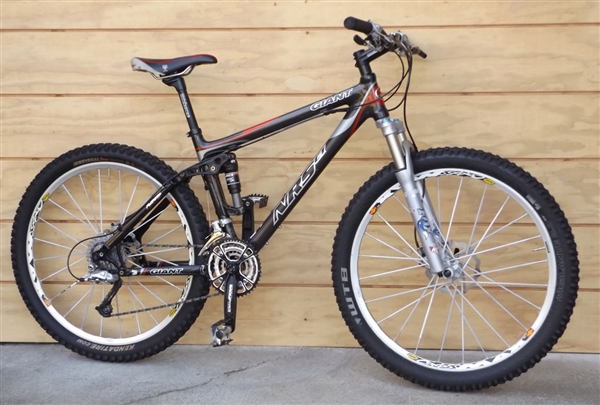 16.5" GIANT NRS C1 Carbon Deore XT Mavic Fox Full Suspension Mountain Bike ~5'4"-5'7"