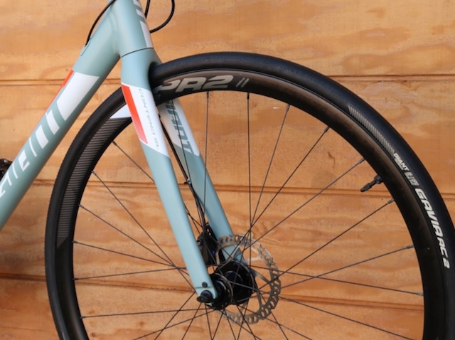 Medium/Large GIANT Contend SL 1 Aluminum Carbon Shimano 105 Medium/Large GIANT Contend SL 1 Aluminum Carbon Shimano 105