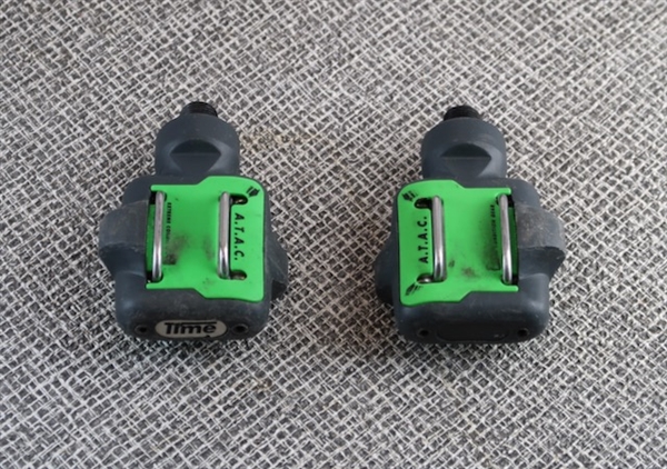 Time Atac clipless mountain pedal green  9/16"