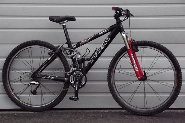 14" TREK Fuel 90 FOX Aluminum 27 Speed Mountain Bike 5'0"-5'4"