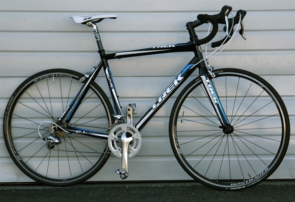 56cm 2009 TREK 2.1 Aluminum Carbon Compact Road Bike 5'8"-5'11"