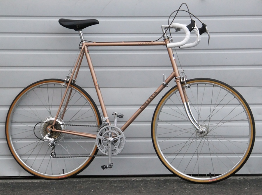 Vintage univega store road bike