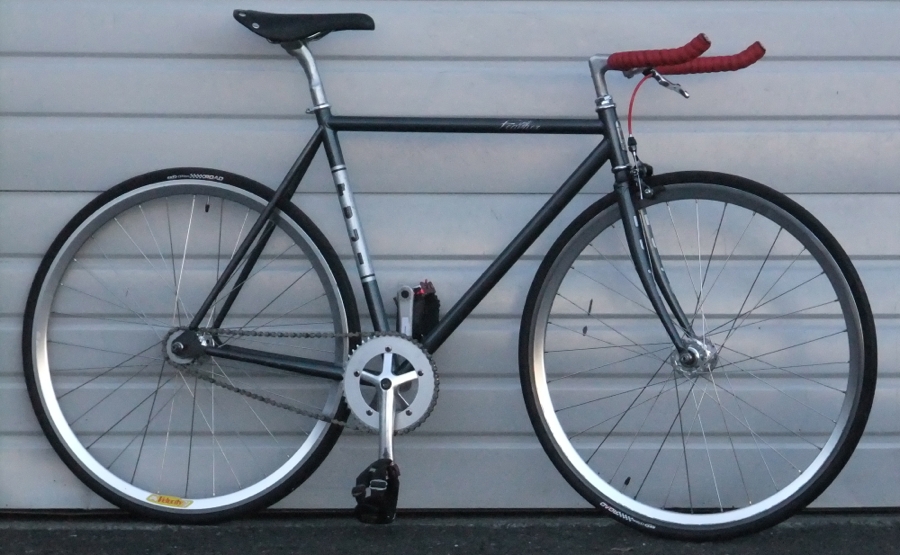 single speed bike with bullhorn handlebars