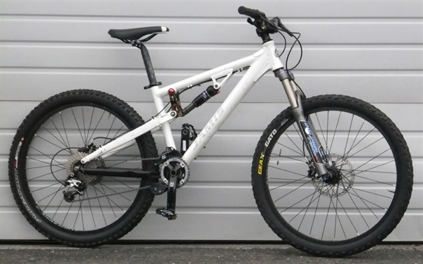 15.5" JAMIS Parker 9 Speed Full Suspension Mountain Bike 5'3-5'7"