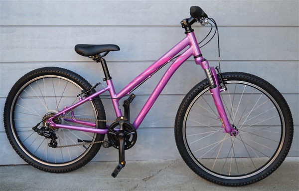 24" Wheel SPECIALIZED Hotrock 1X7 Hardtail Mountain Bike ~4'9"-5'0"