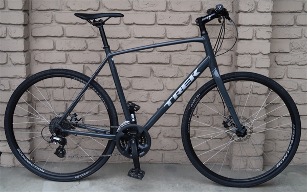 22.5" XL TREK FX1 Aluminum Disc Hybrid Sport Utility Bike ~6'1"-6'4"