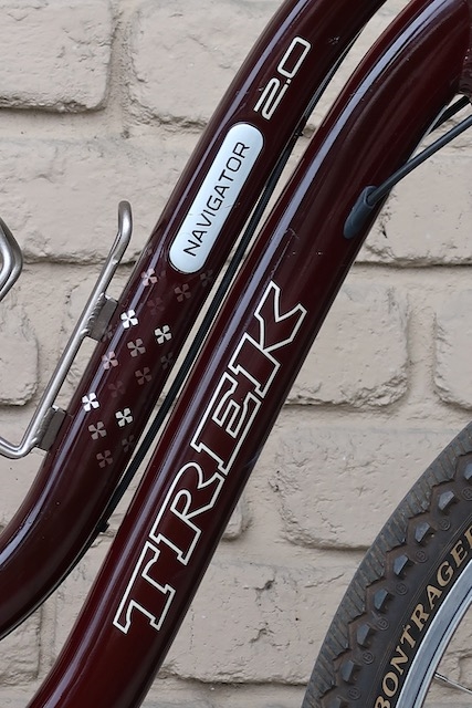 XS TREK Navigator 2.0 Aluminum Comfort Commuter Bike ~4'11