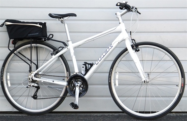 17" 2010 TREK 7.3 FX Woman's 24 Speed Aluminum Hybrid Utility Bike 5'5" to 5'8"