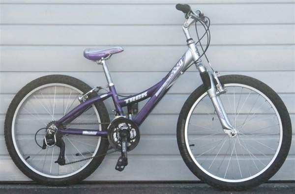 24" Trek MT 220 Kids 21 Speed Mountain Bike