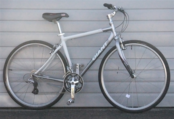 M Giant FCR 3W 24 Speed Comfort Commuter Bike 5'5"-5'8"
