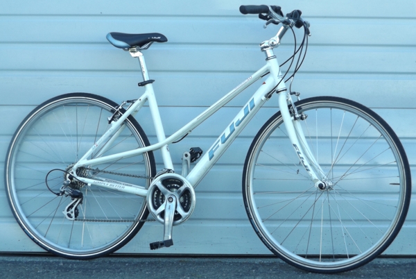 19" FUJI Absolute 3.0 Aluminum Step Thru Utility Bike ~5'6"-5'9"