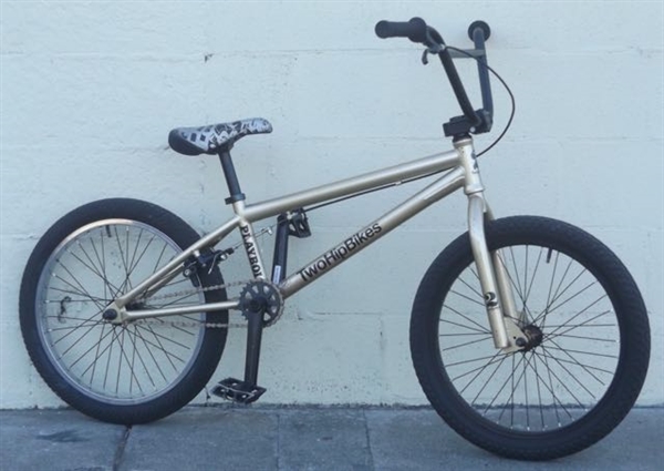 20" TWOHIP Playboi Street Freestyle Jumping BMX Bike ~5'0"-6'0"