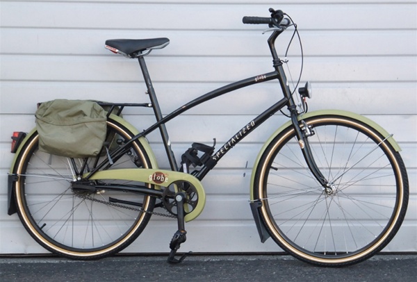 19" Italian Specialized Globe 7 Speed Internal Hub Utility Bike With Rack and Fenders 5'6"-5'9"
