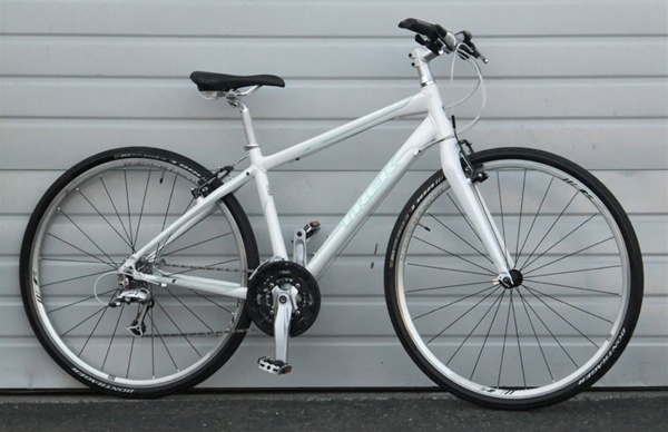 17" Trek 7.5FX Aluminum 27 Speed WSD Utility Bike 5'6"-5'9"