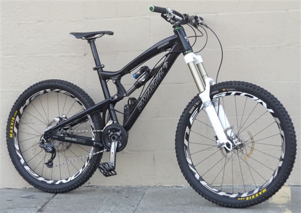 Medium SANTA CRUZ Nomad Full Suspension Downhill Mtn Bike ~5'6"-5'9"