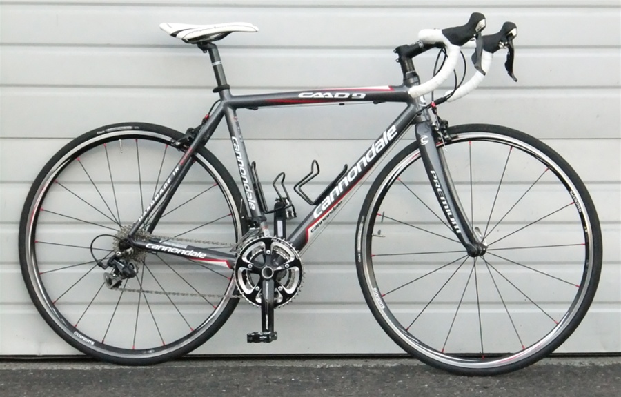 52cm Cannondale CAAD9 Aluminum/Carbon 105 Road Bike 5'5