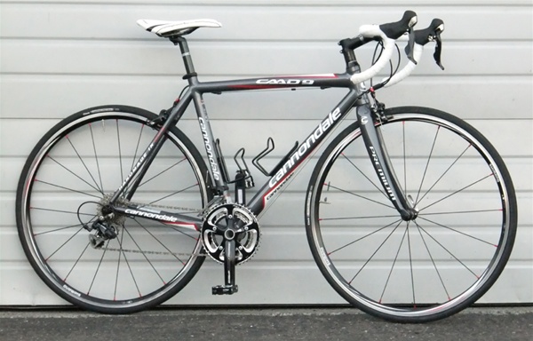 52cm Cannondale CAAD9 Aluminum/Carbon 105 Road Bike 5'5"-5'8"