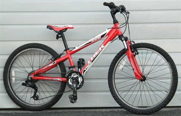 24" TREK MT220 Kids 21 Speed Mountain Bike ~ages 7-10