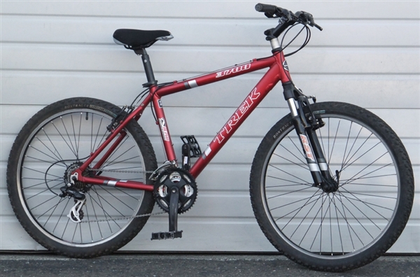 18" TREK 3700 Aluminum Mountain Bike ~5'8"-5'11"