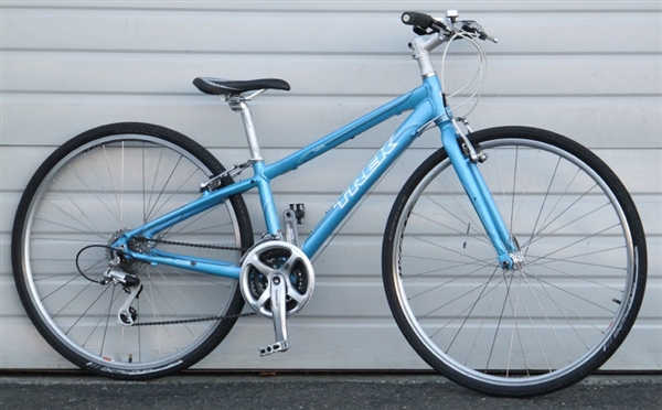 13.5" TREK FX 7.2 (Women's) Utility/Hybrid Bike ~5'1"-5'4"