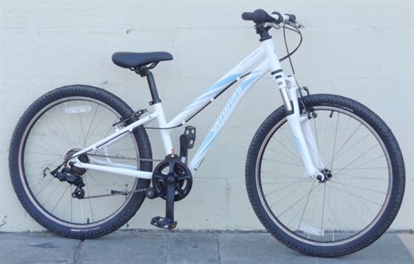 24" Wheel SPECIALIZED Hotrock 7 Speed Hardtail Mountain Bike ~4'9"-5'0"