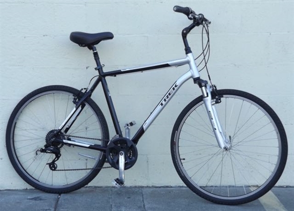 22.5" TREK Verve 2 Tall Aluminum Suspension Comfort Utility Bike ~6'1"-6'4"
