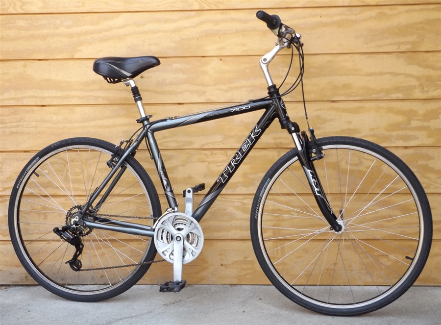 Trek 7100 on sale hybrid bike