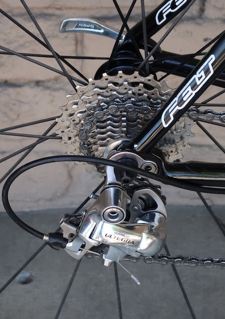 58cm FELT Z35 Carbon Shimano 105 Ultegra Road Bike ~5'11 58cm FELT Z35 Carbon Shimano 105 Ultegra Road Bike ~5'11