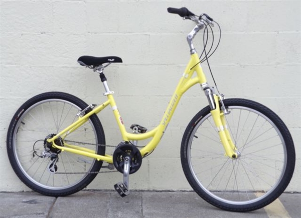 Medium SPECIALIZED Expedition Step-Thru Aluminum Comfort Commuter Hybrid Utility Bike ~5'5"-5'8"