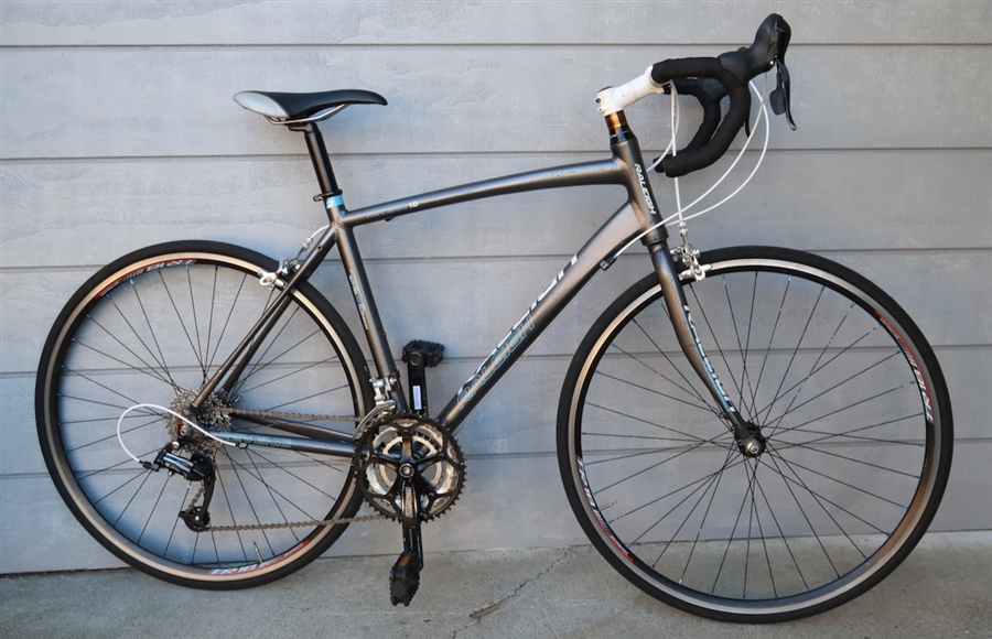 Raleigh 2.0 best sale road bike