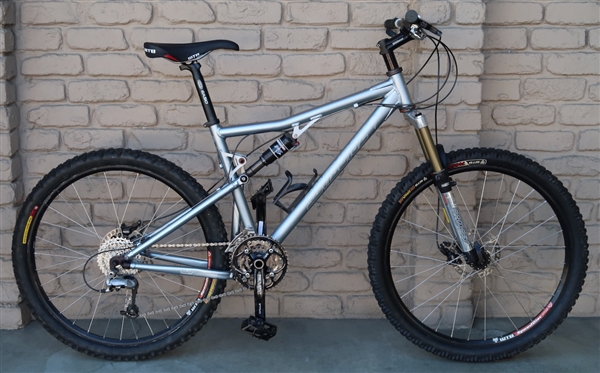 19" SANTA CRUZ Blur XC Deore XT Fox Marzocchi Full Suspension Mountain Bike ~5'7"-5'10"