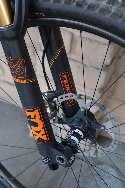 MTB TREK Pro9.9 カーボンフレーム s-l1200.jpg
