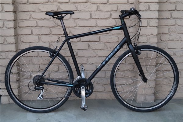 22.5" XL TREK FX2 Aluminum Hybrid Sport Utility Bike ~6'1"-6'4"